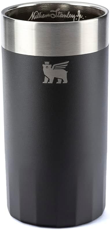 Stanley - Copo prismático isolado para cocktails