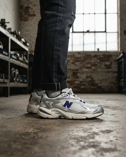 Tênis New Balance 725 Casual Retrô